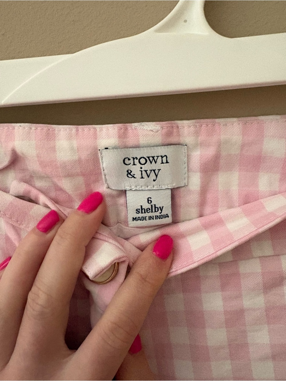 Crown & Ivy Pink Gingham Scalloped Hem Shorts size 6 - Picture 2 of 3